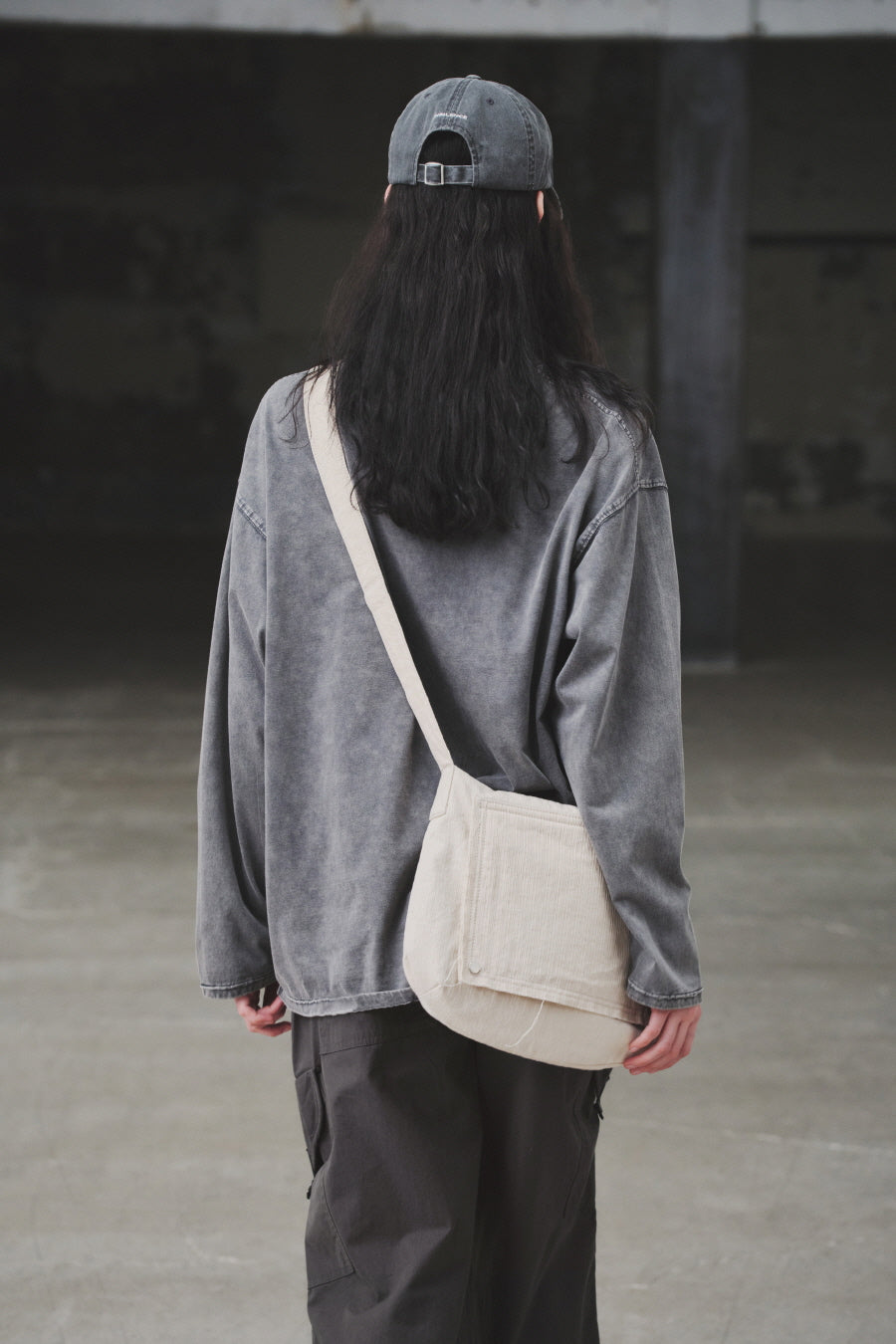 Insilence - Cotton Cut off Sling Bag (Beige) product image 6 | TRAB K-Fashion Australia