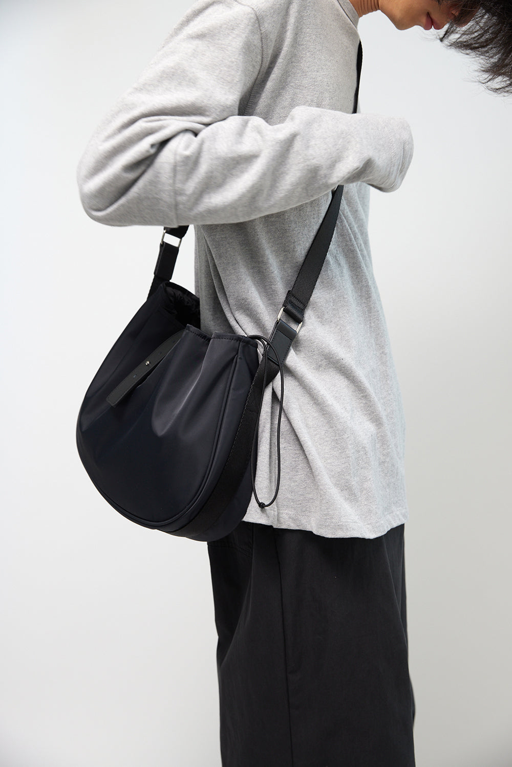 Hatchingroom - Wavy Bag Middle High Density Nylon (Black) product image 11 | TRAB K-Fashion Australia