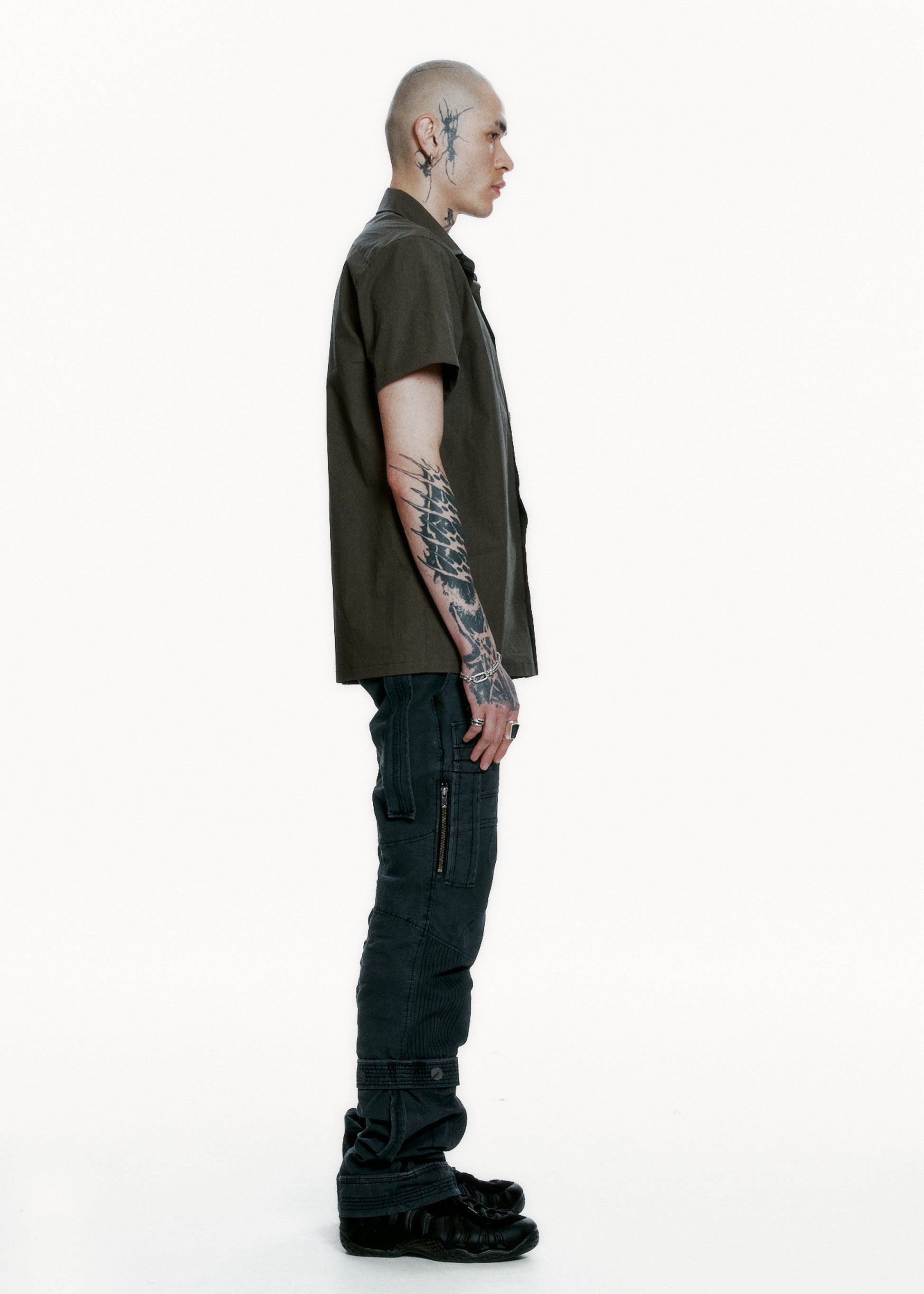 Hyein Seo - Short Sleeve Shirt w/ Pin (Khaki Brown) product image 3 | TRAB K-Fashion Australia