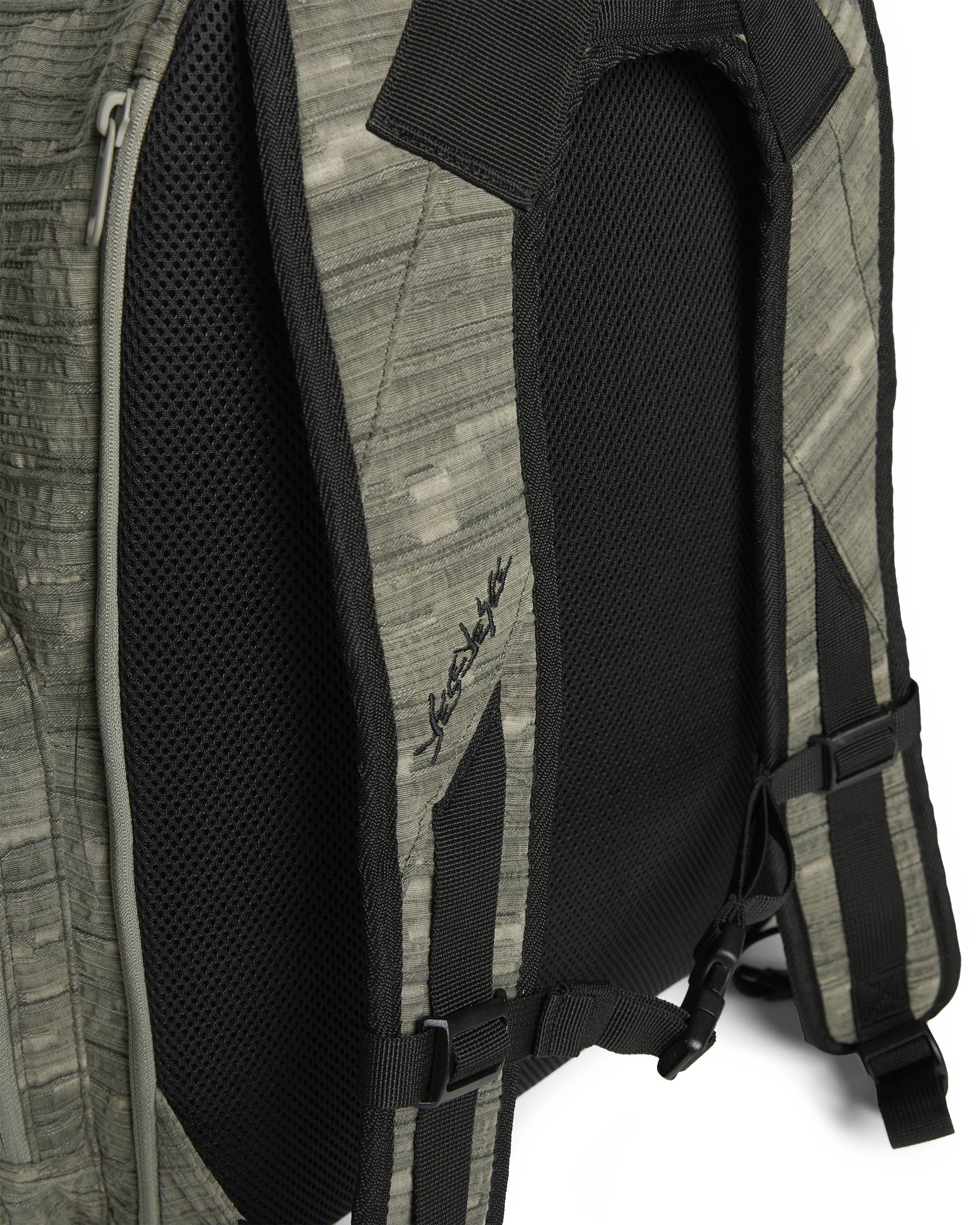 yeseyesee - Boarders Backpack (Khaki) product image 5 | TRAB K-Fashion Australia