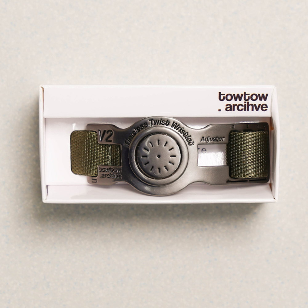 Towtow Archive - Timeless Twist Wristlet Organic Rhythm (Cir) (Black & Black) product image 1 | TRAB K-Fashion Australia