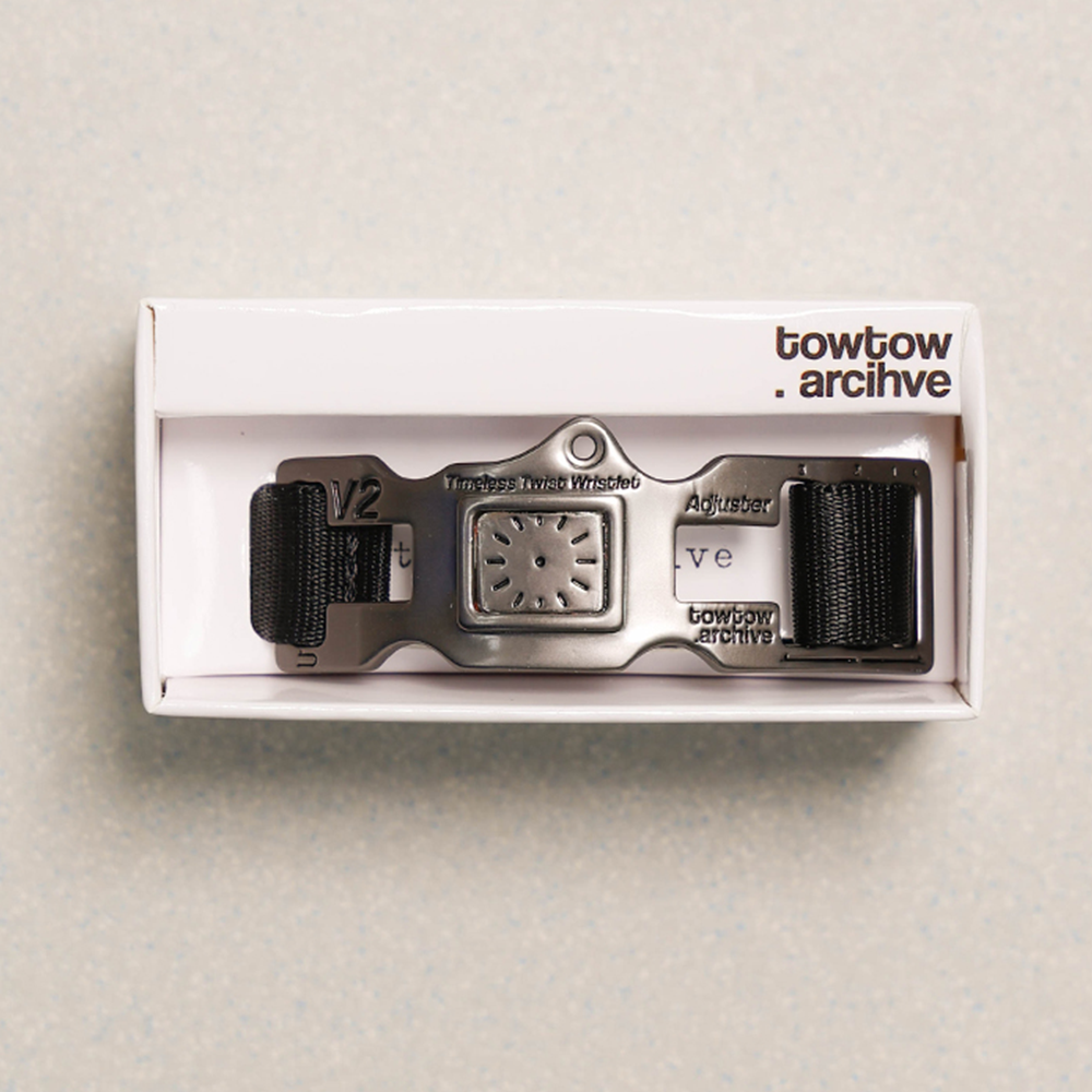 Towtow Archive - Timeless Twist Wristlet Organic Rhythm (Sq) (Silver & Black) product image 6 | TRAB K-Fashion Australia
