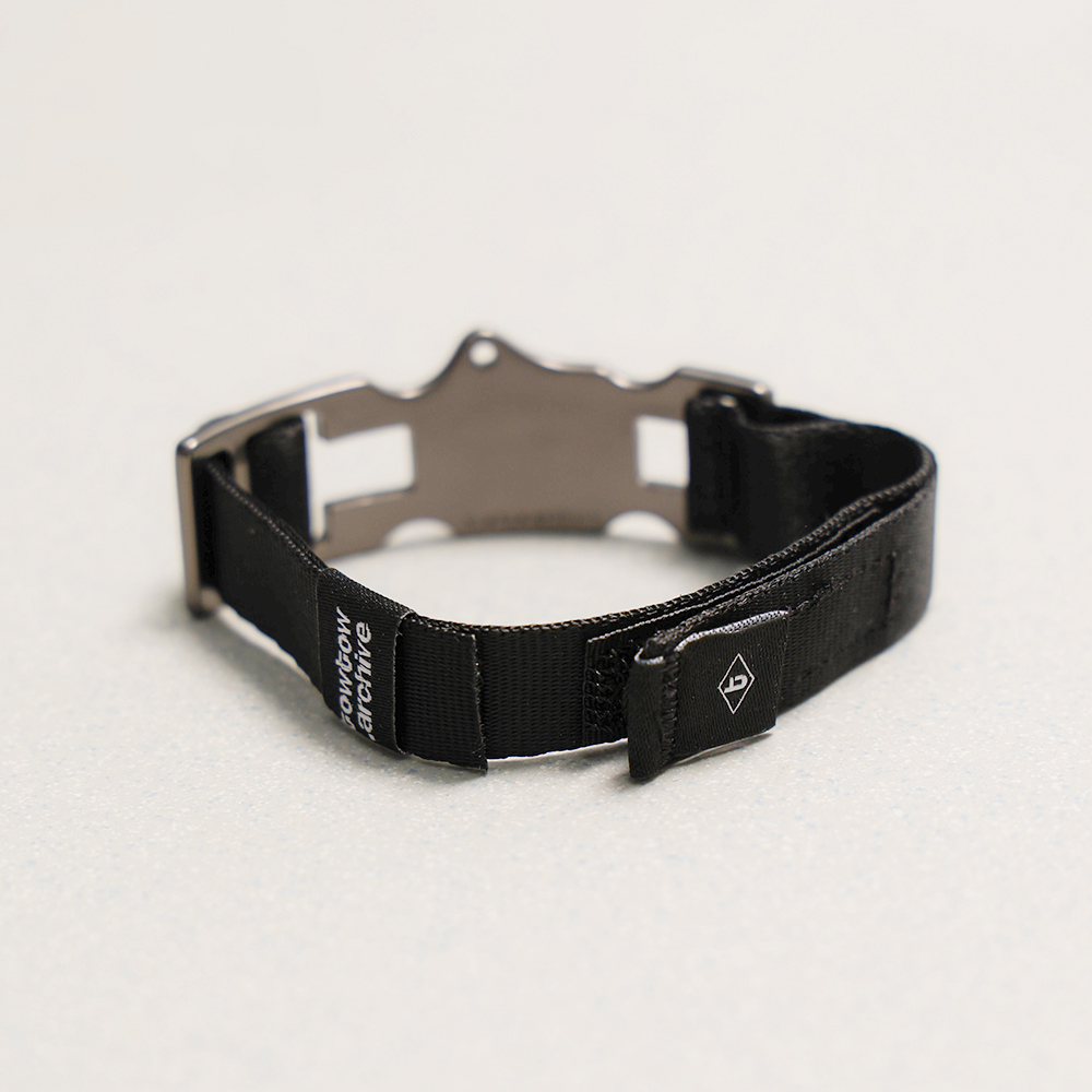 Towtow Archive - Timeless Twist Wristlet Organic Rhythm (Sq) (Silver & Black) product image 14 | TRAB K-Fashion Australia