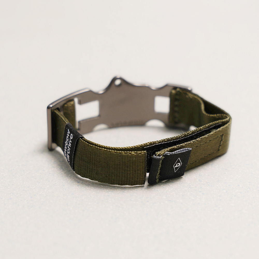 Towtow Archive - Timeless Twist Wristlet Organic Rhythm (Sq) (Silver & Olive) product image 13 | TRAB K-Fashion Australia