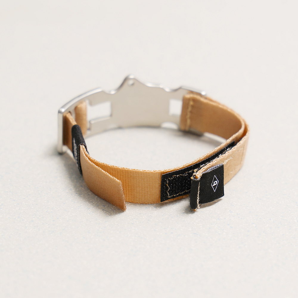 Towtow Archive - Timeless Twist Wristlet Organic Rhythm (Sq) (Silver & Black) product image 11 | TRAB K-Fashion Australia