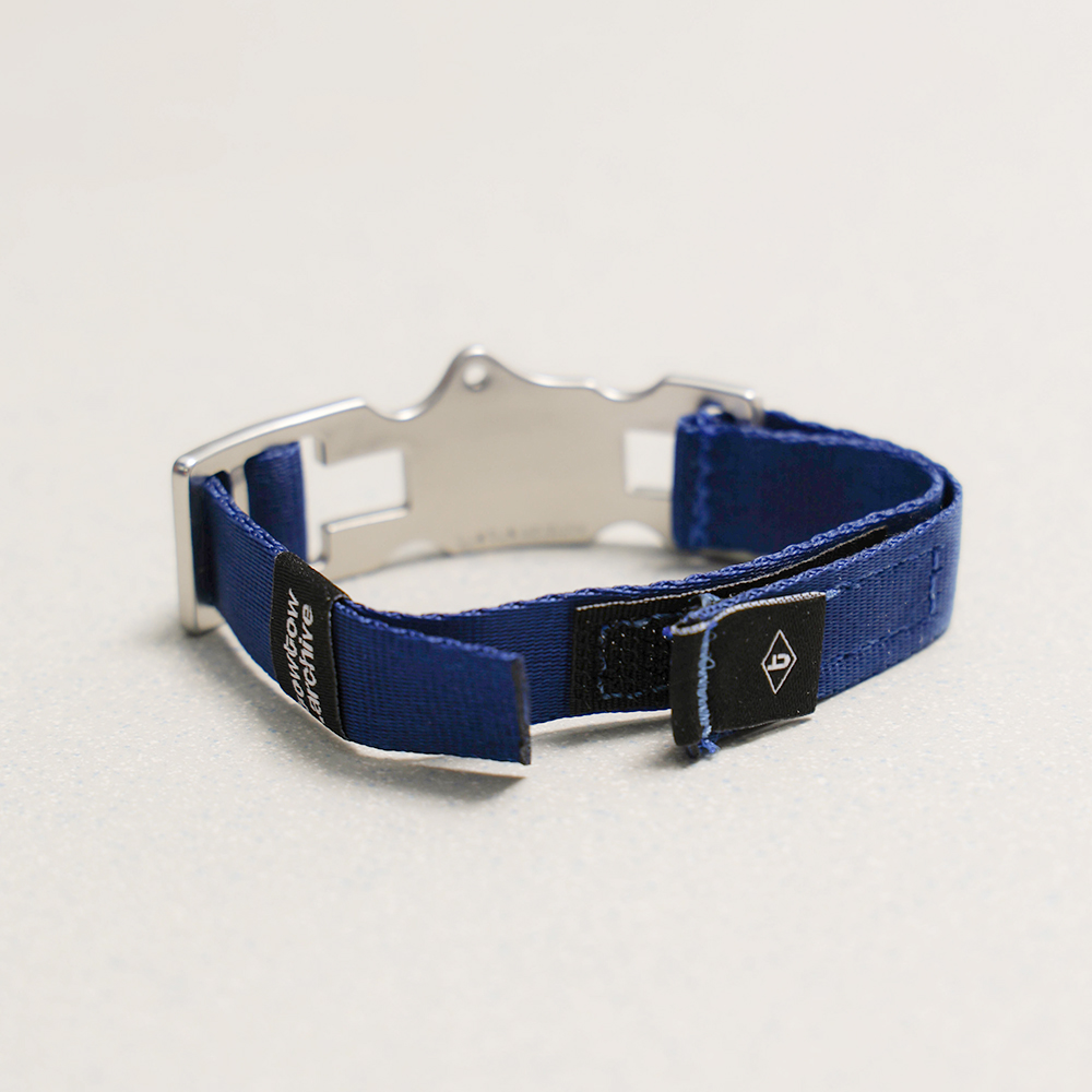 Towtow Archive - Timeless Twist Wristlet Organic Rhythm (Sq) (Silver & Navy) product image 12 | TRAB K-Fashion Australia