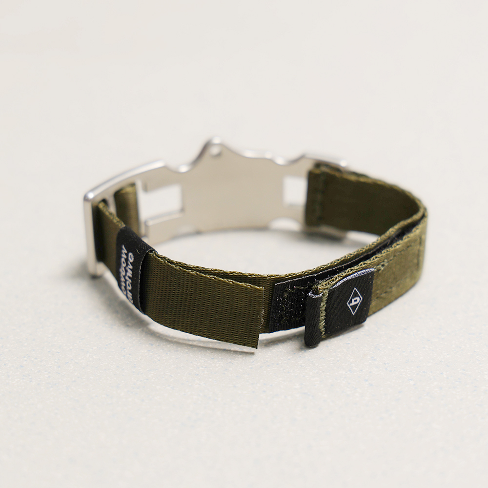 Towtow Archive - Timeless Twist Wristlet Organic Rhythm (Sq) (Silver & Black) product image 10 | TRAB K-Fashion Australia