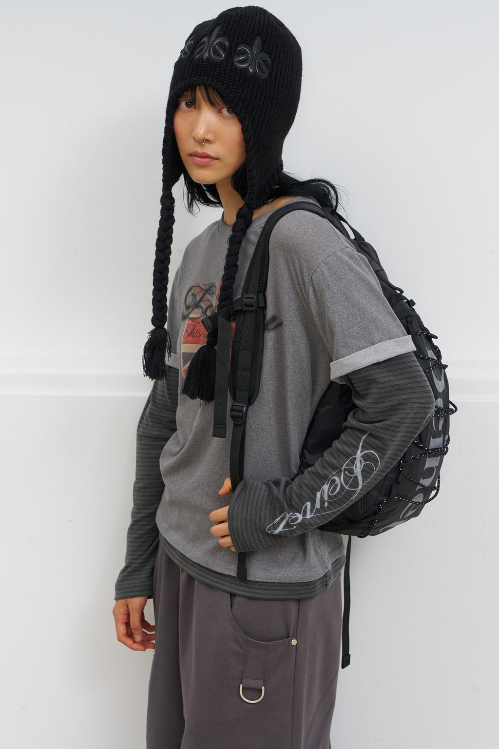Deinet - Patch Point Beanie (Black) product image 2 | TRAB K-Fashion Australia