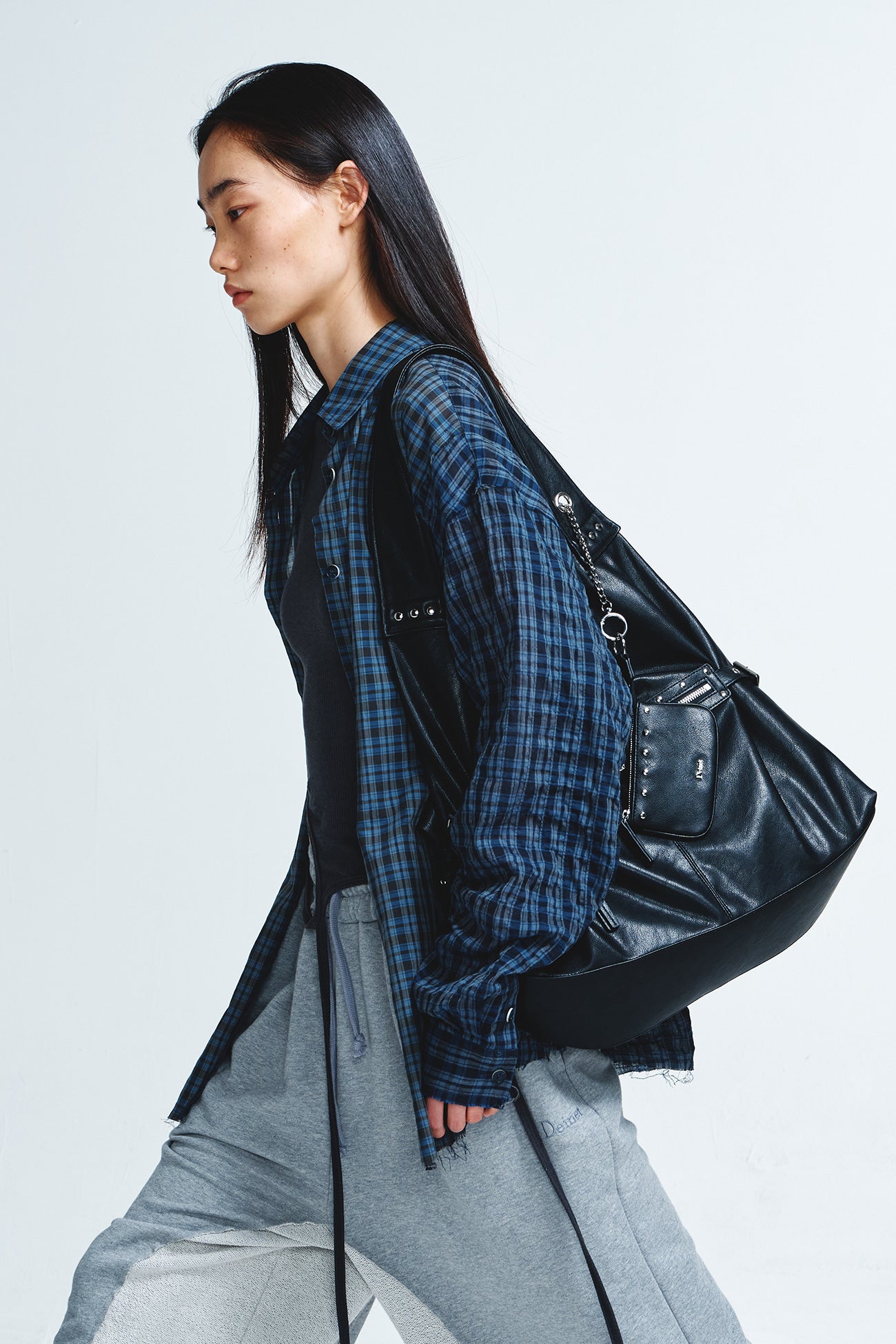 Deinet - Stud Detail Point Pocket Bag (Black) product image 5 | TRAB K-Fashion Australia