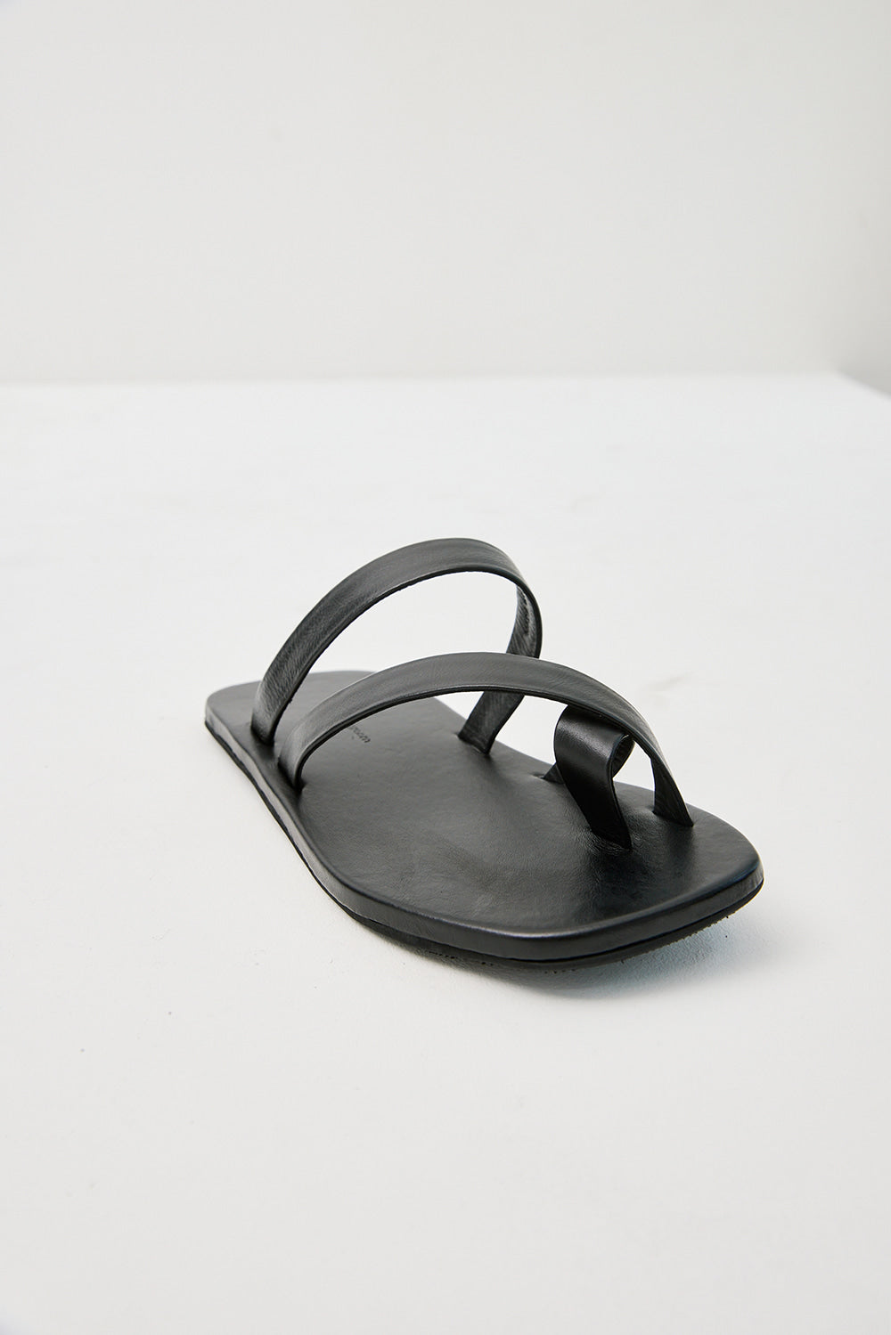 Hatchingroom - 05 Leather Flip Flops (Black) product image 5 | TRAB K-Fashion Australia