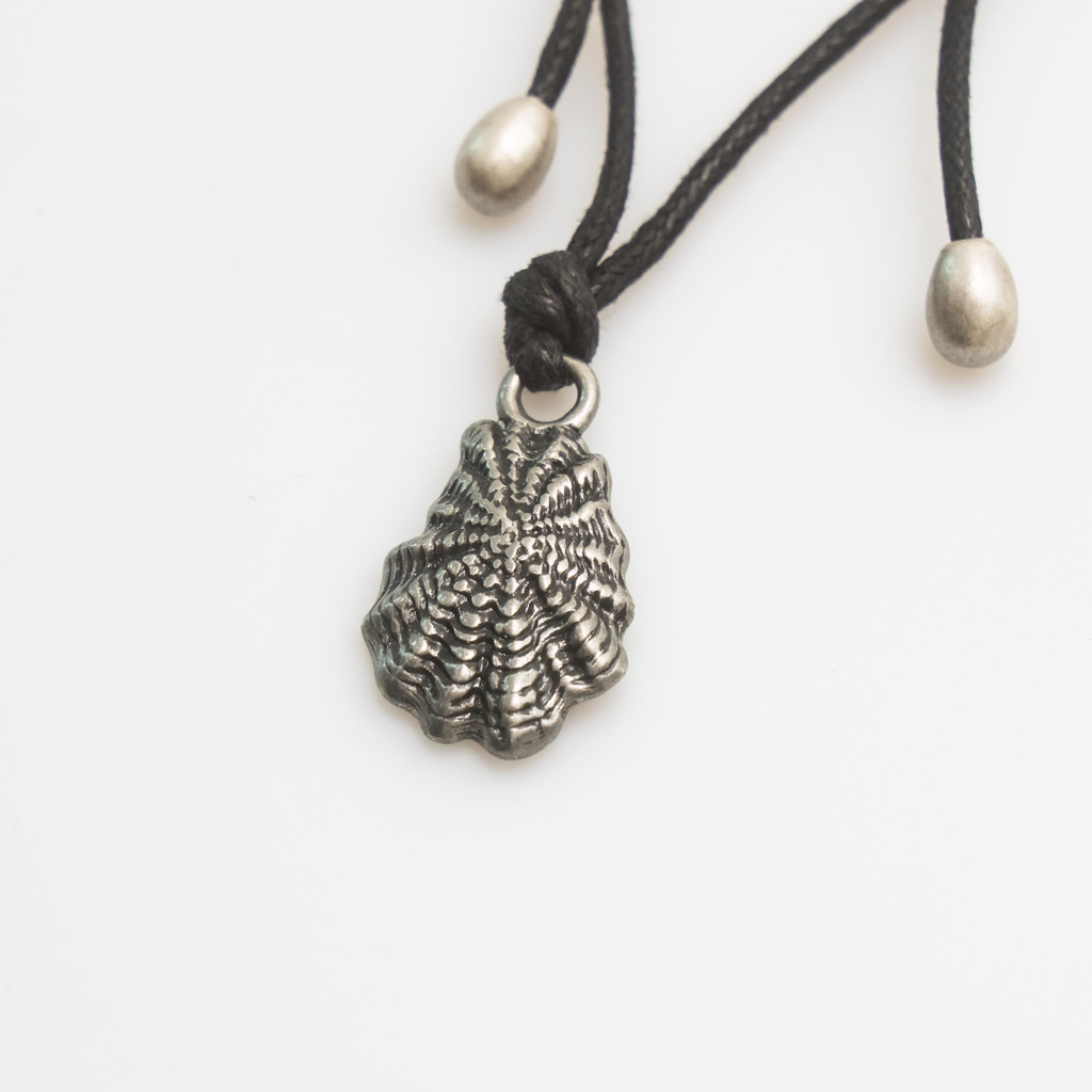 Towtow Archive - Oyster Charm Necklace Silver & (Black) product image 3 | TRAB K-Fashion Australia