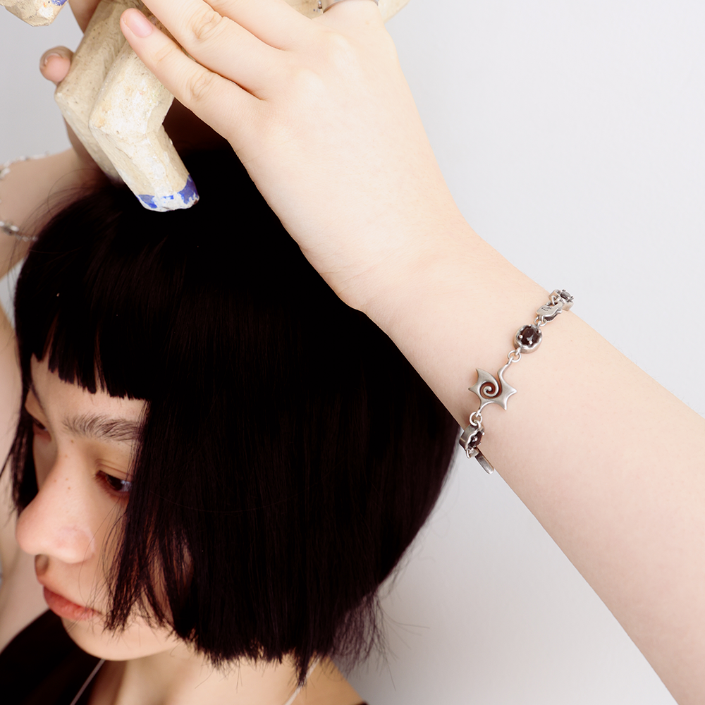 Towtow Archive - Swirl Star Gem Link Bracelet (Black) product image 10 | TRAB K-Fashion Australia