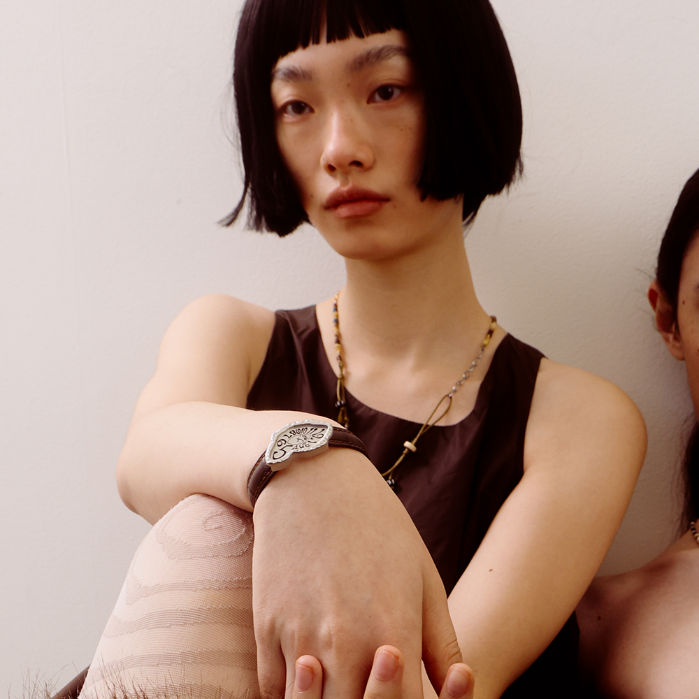Towtow Archive - Timeless Twist Wristlet 5.0 (Black & Gold) product image 16 | TRAB K-Fashion Australia