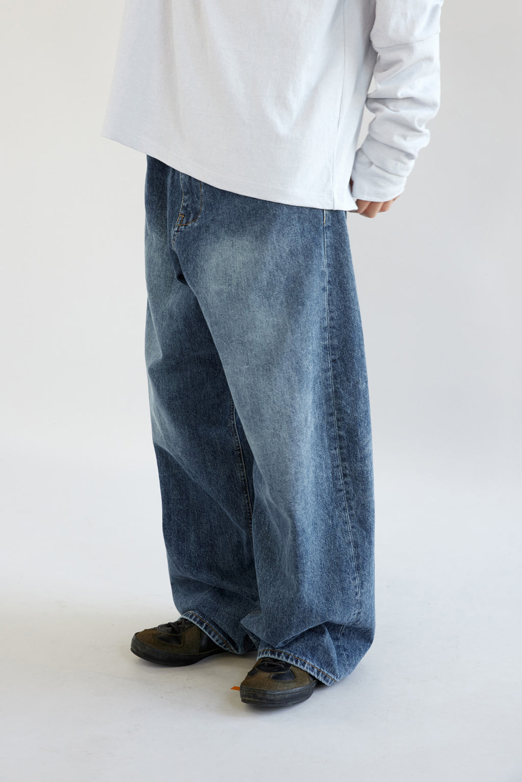 Hatchingroom - Wide Curve Jeans Washed (Blue) product image 11 | TRAB K-Fashion Australia