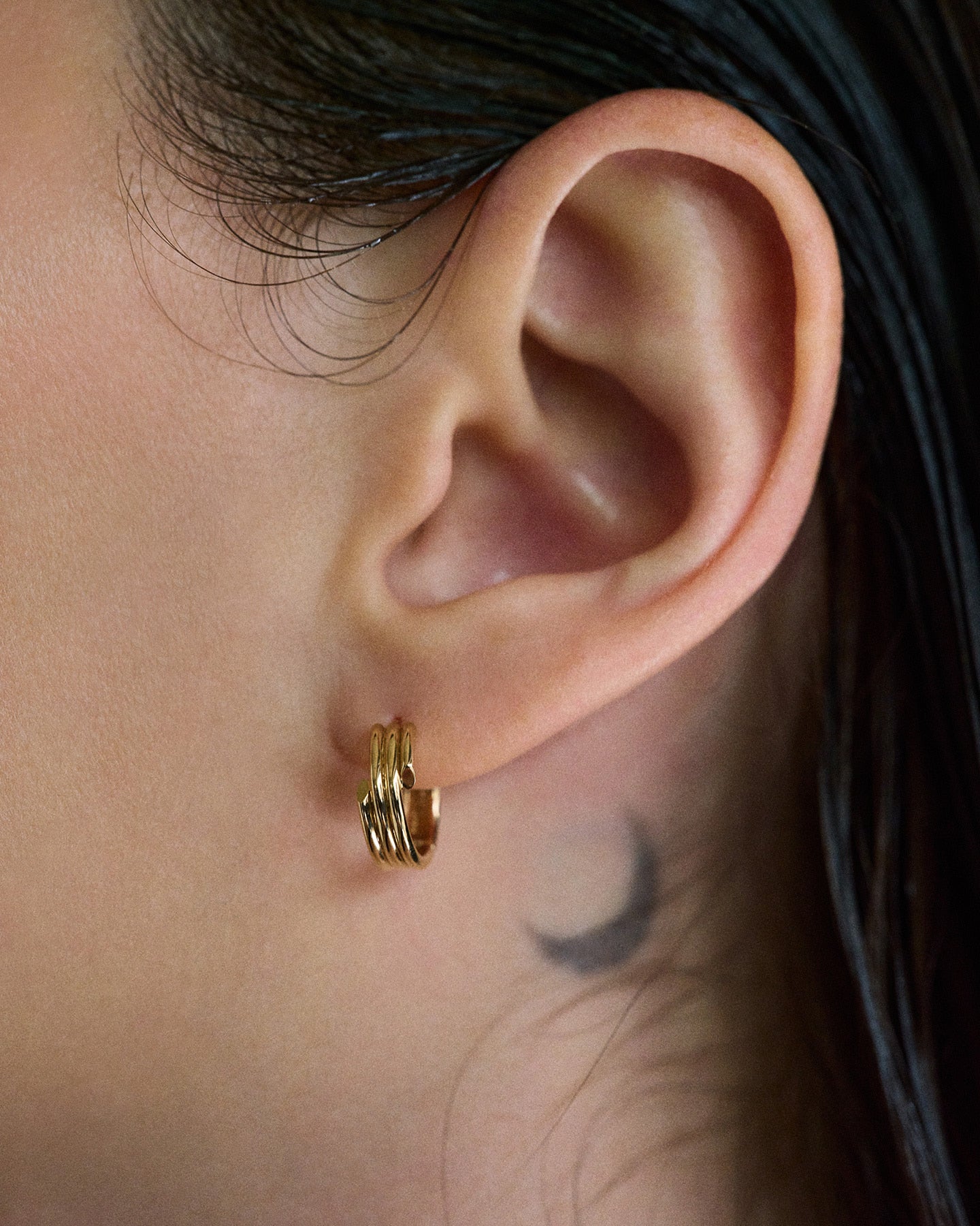 Numbering - Coil Signature Earrings / 3 turns #2103 product image 3 | TRAB K-Fashion Australia