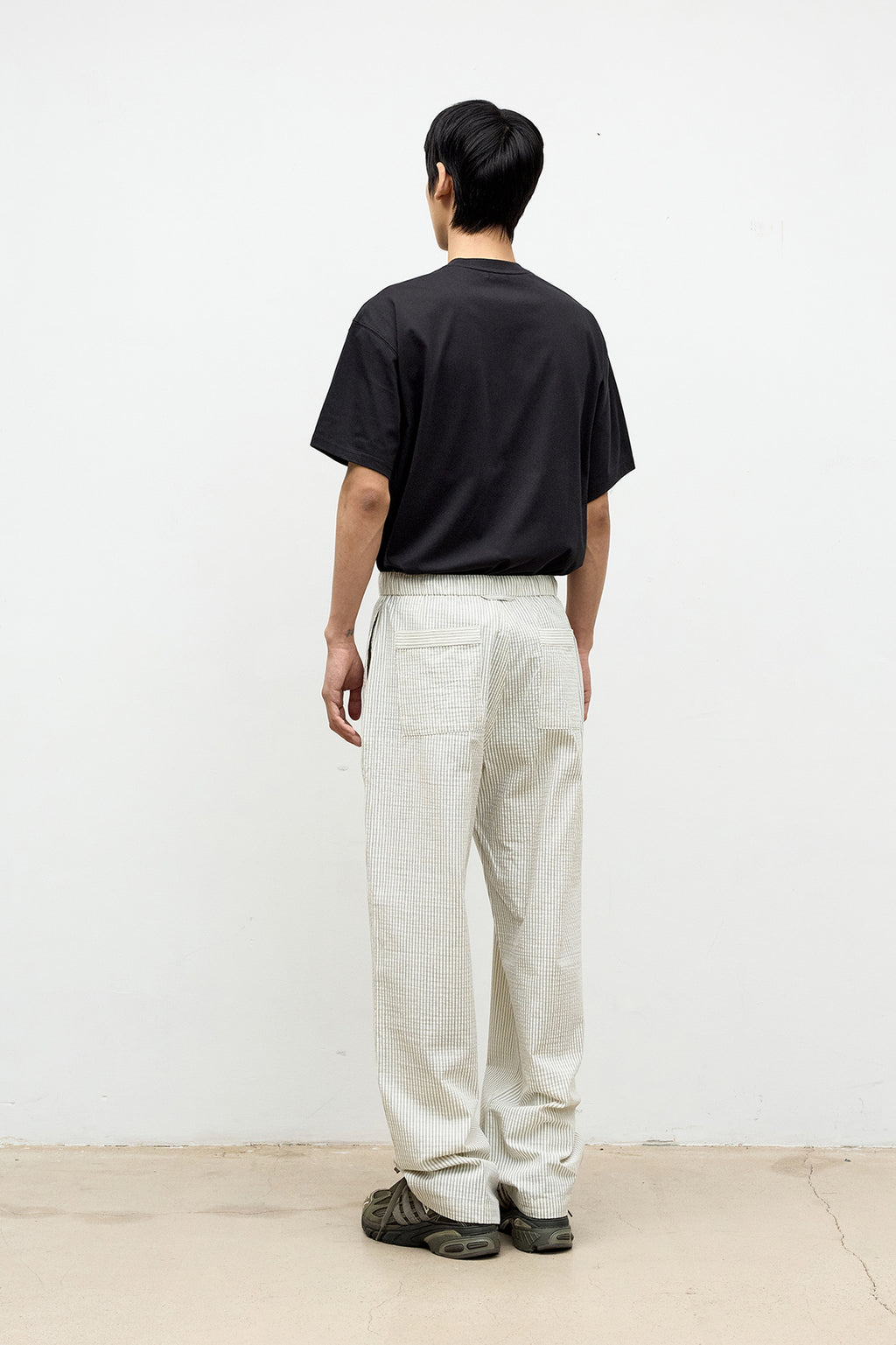 Coor - Cotton Airy T-Shirt (Black) product image 4 | TRAB K-Fashion Australia