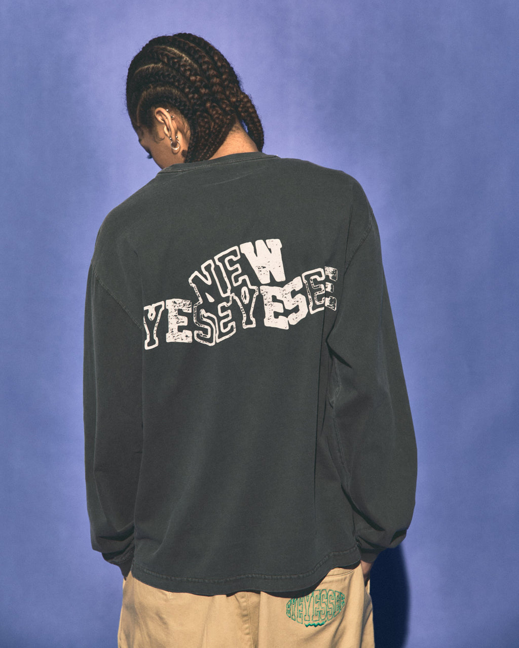 yeseyesee - YESEYESEE X NEWERA Dyed Arch Tee (Charcoal) product image 7 | TRAB K-Fashion Australia