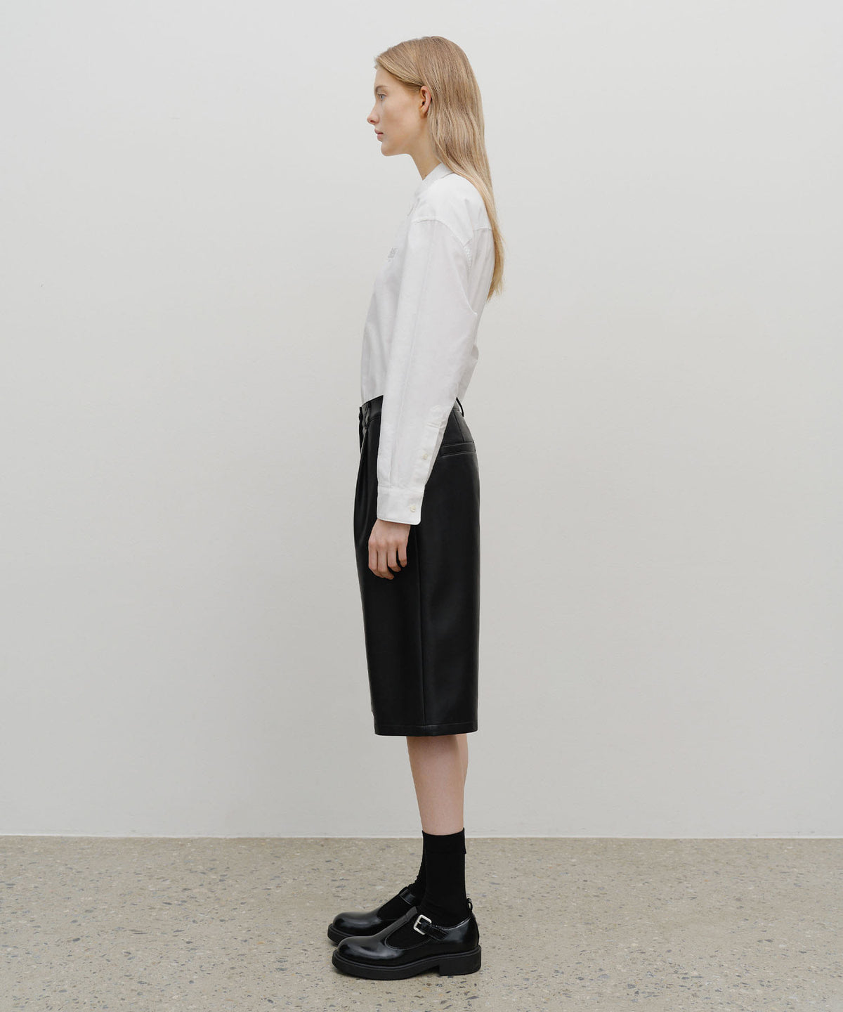 Marithe & Francois Girbaud - Regular Logo Bermuda Pants (Black) product image 4 | TRAB K-Fashion Australia