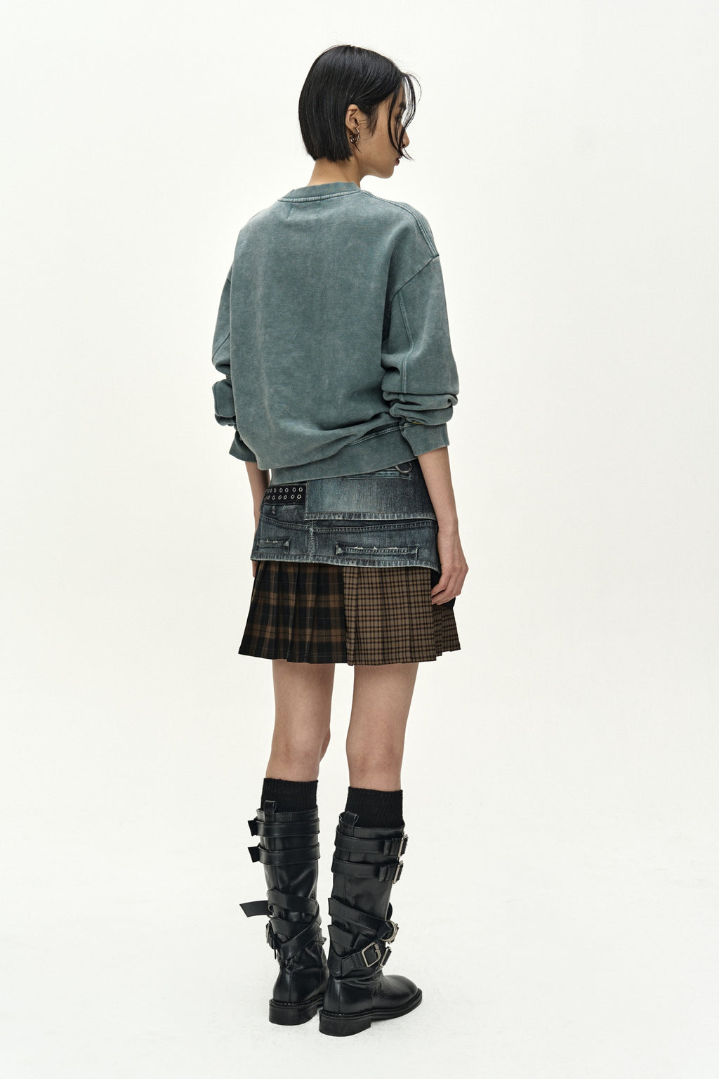 Andersson Bell - (essential) Unisex Heart Fix Sweatshirt (green) (Green) product image 3 | TRAB K-Fashion Australia
