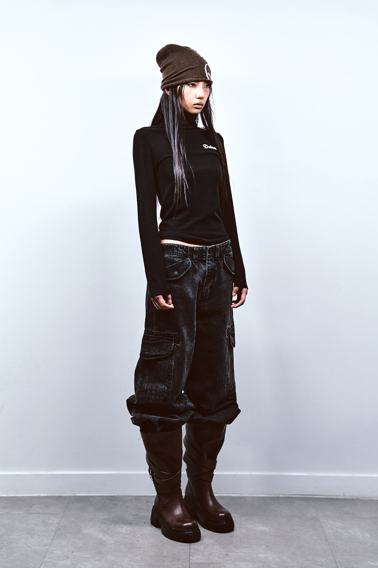 Deinet - Turtleneck Slim Knit Top (Black) product image 2 | TRAB K-Fashion Australia