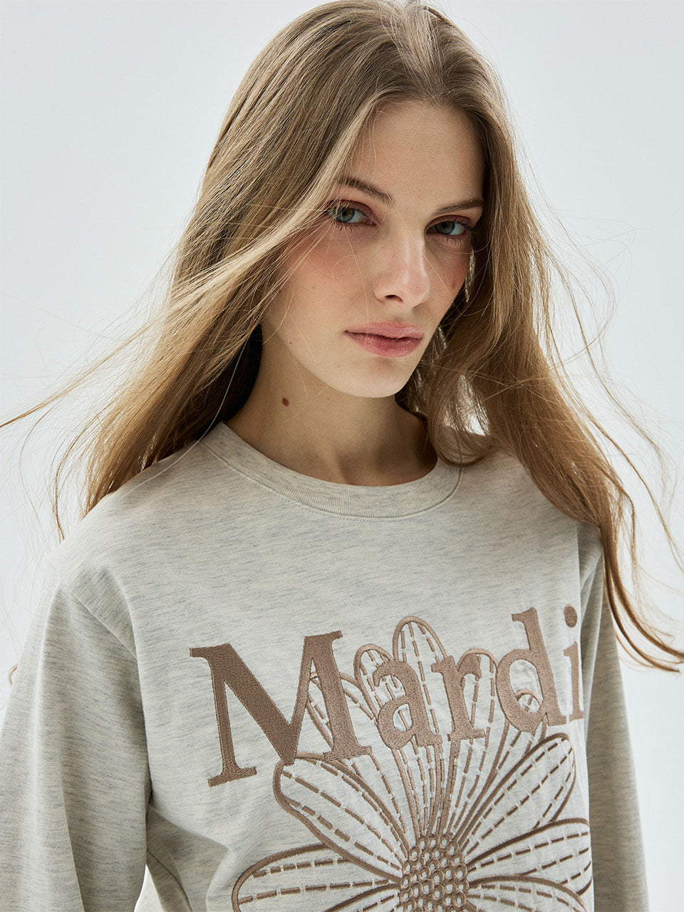 Mardi Mercredi - Tshirt Long Sleeve Flowermardi Needlework (Oatmeal Beige) product image 1 | TRAB K-Fashion Australia