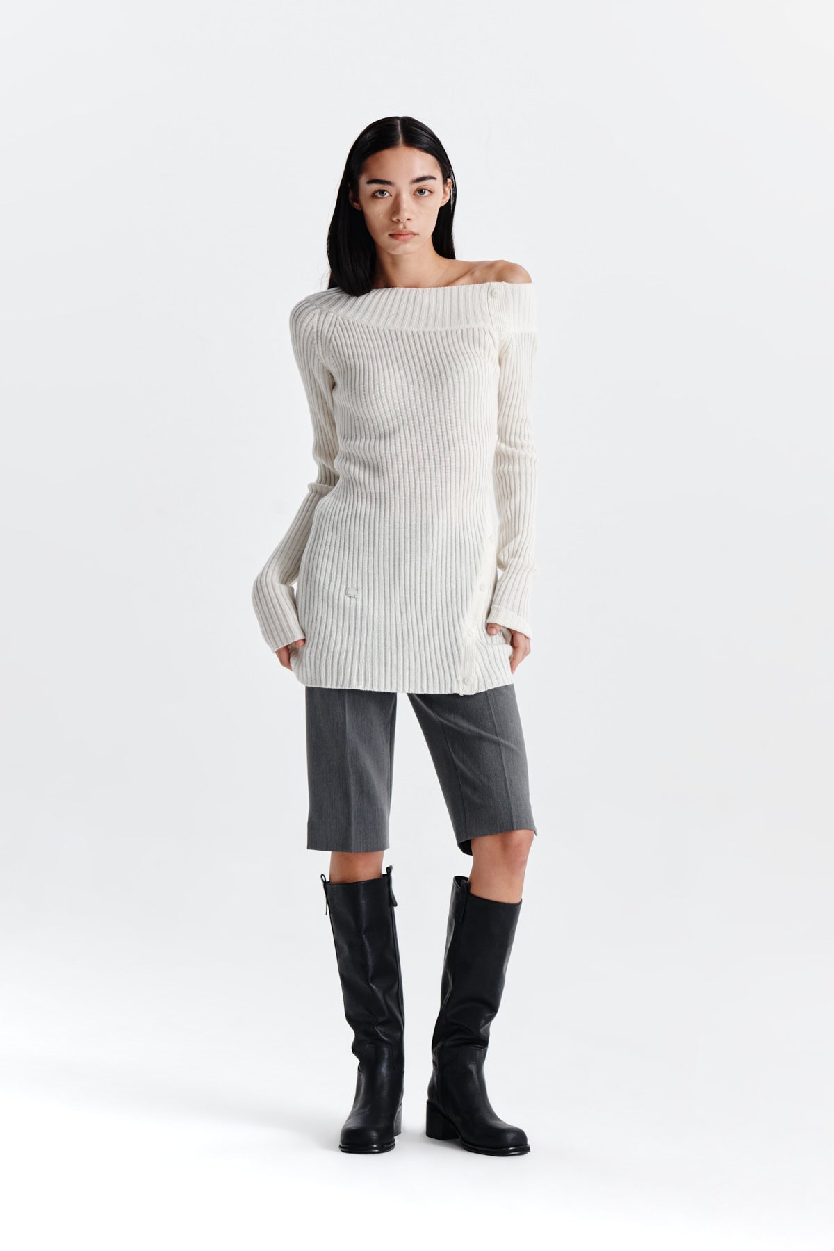 Matin Kim - Capri Slit Pants (Grey) product image 9 | TRAB K-Fashion Australia