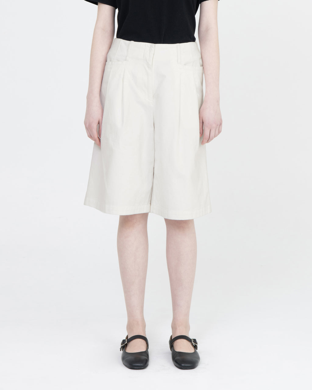 Brownyard - Two Tuck Half Pants (White) product image 1 | TRAB K-Fashion Australia