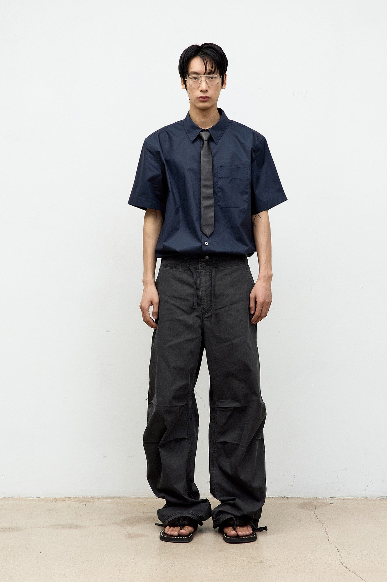 Coor - One Pocket Papery Cotton Half Shirt (Navy) product image 2 | TRAB K-Fashion Australia