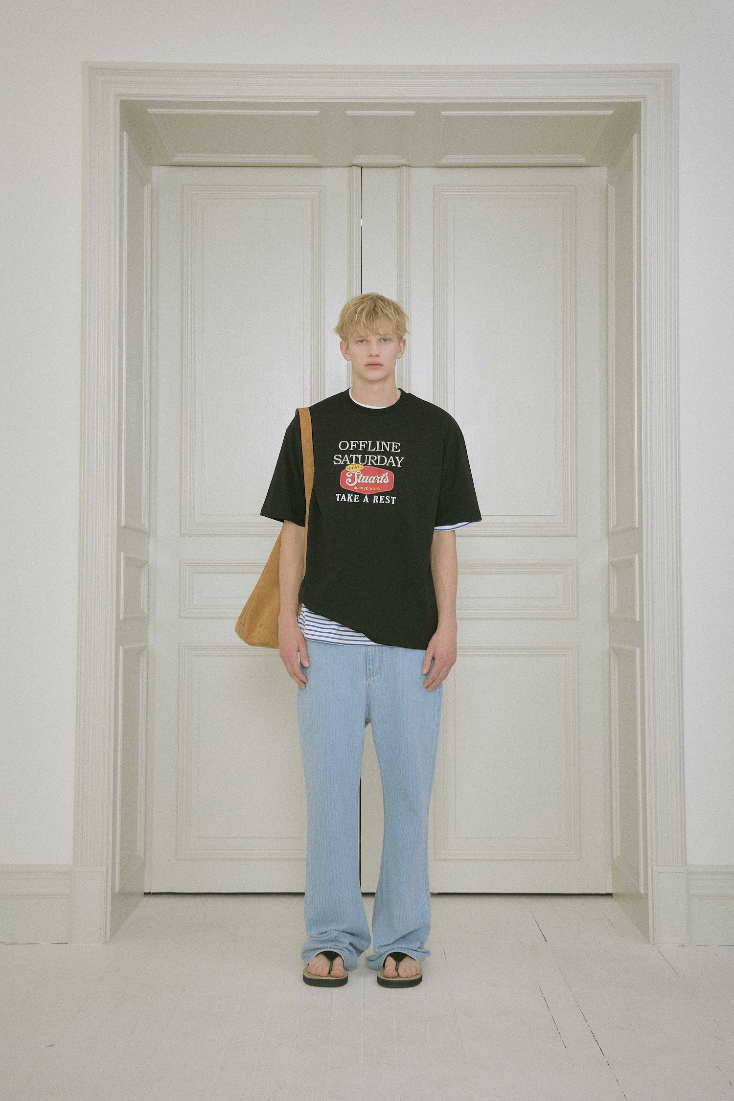 STU - Sign Printing T-Shirt (Black) product image 1 | TRAB K-Fashion Australia