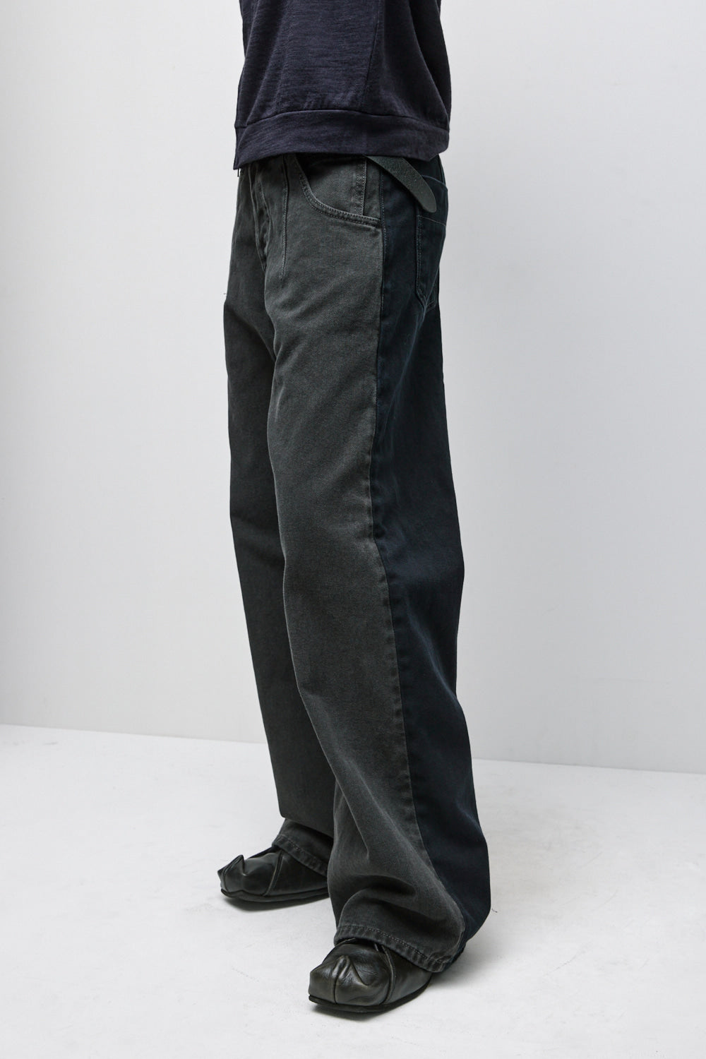 Hatchingroom - Two Face Jeans Dyed (Charcoal/Dark Navy) product image 15 | TRAB K-Fashion Australia