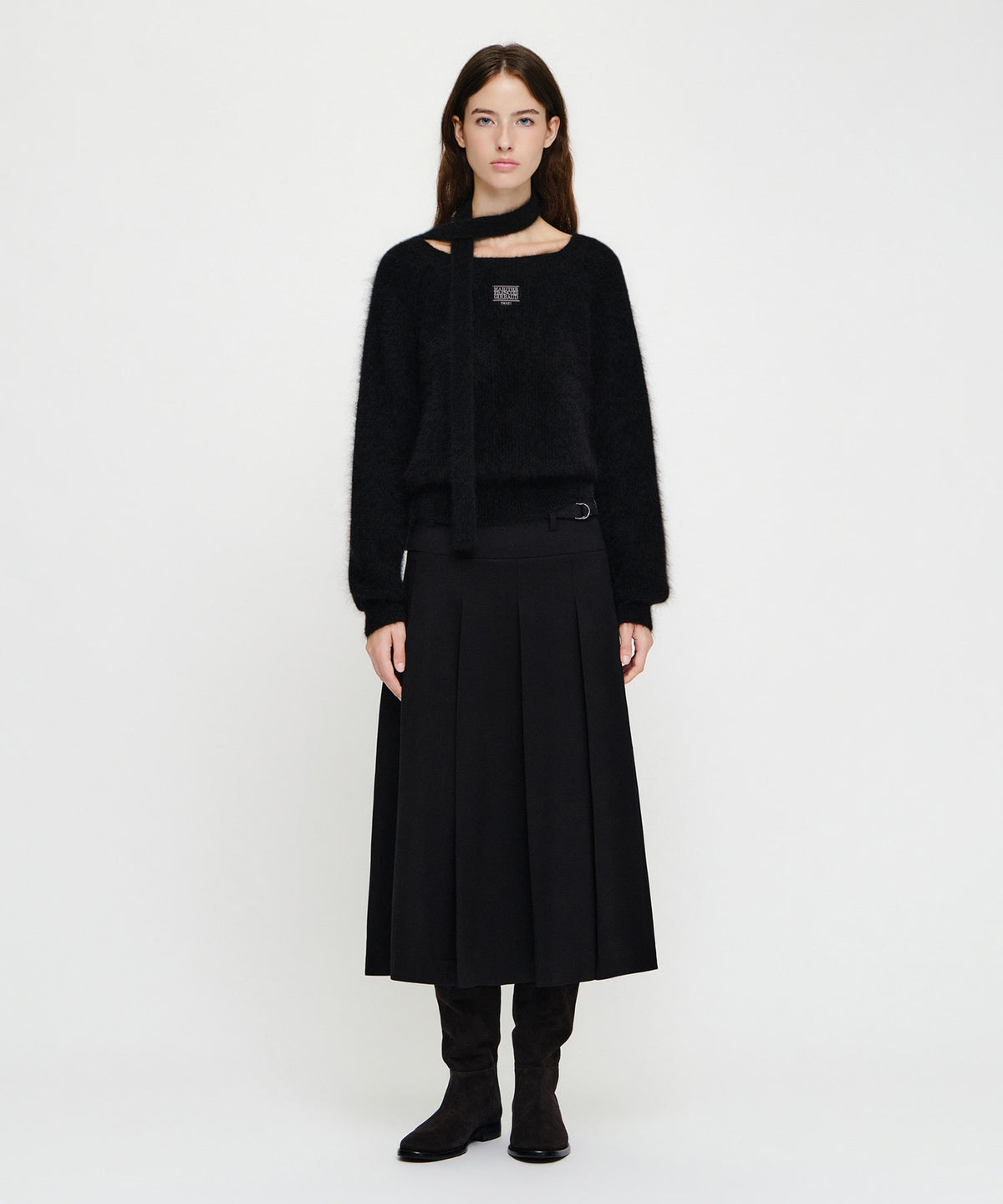 Marithe & Francois Girbaud - Premium Micro Classic Logo Angora Muffler Set Crop Knit (Black) product image 4 | TRAB K-Fashion Australia