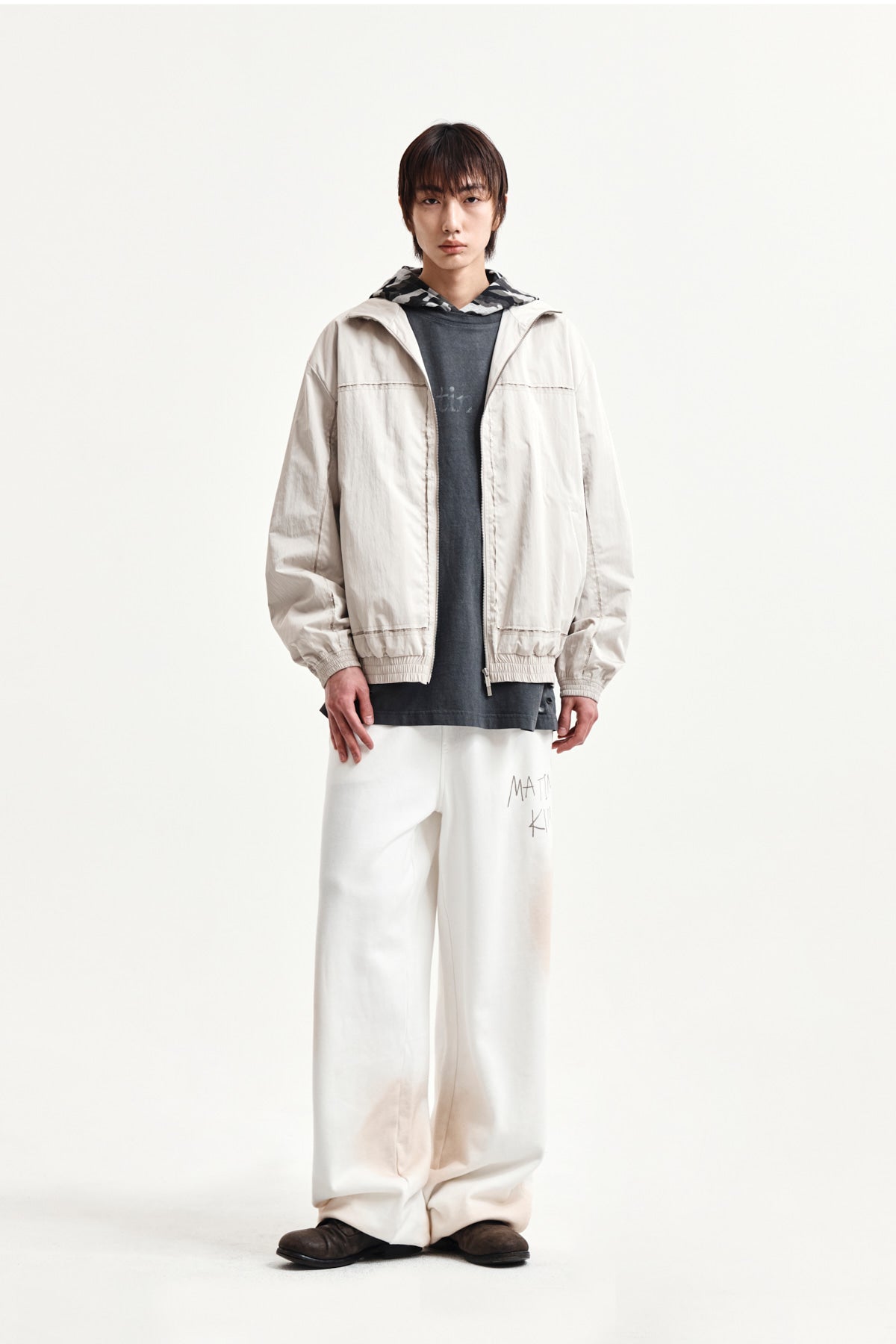 Matin Kim - Vintage Washed Logo Sweatpants (Ivory) product image 14 | TRAB K-Fashion Australia