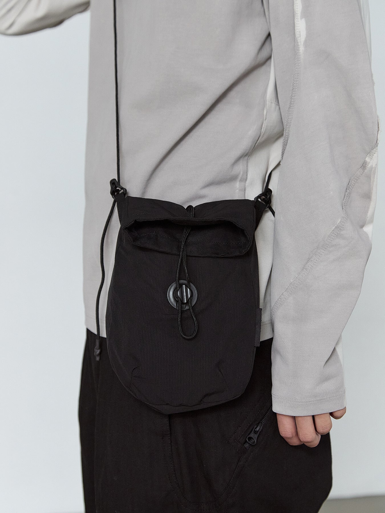 San San Gear - Magnet Clip Bag (Black) product image 3 | TRAB K-Fashion Australia