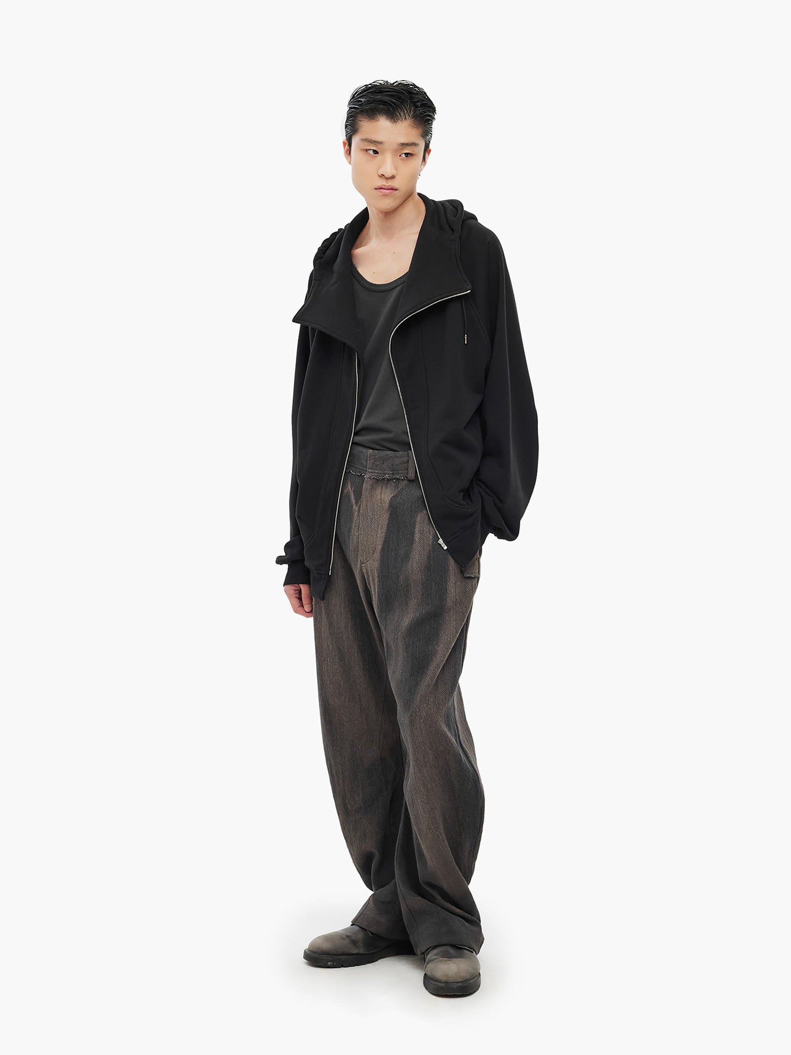 Jiyong　81 Jiyong Kim - Asymmetric Zip-Up Hoodie (Black) | TRAB K-Fashion Aust