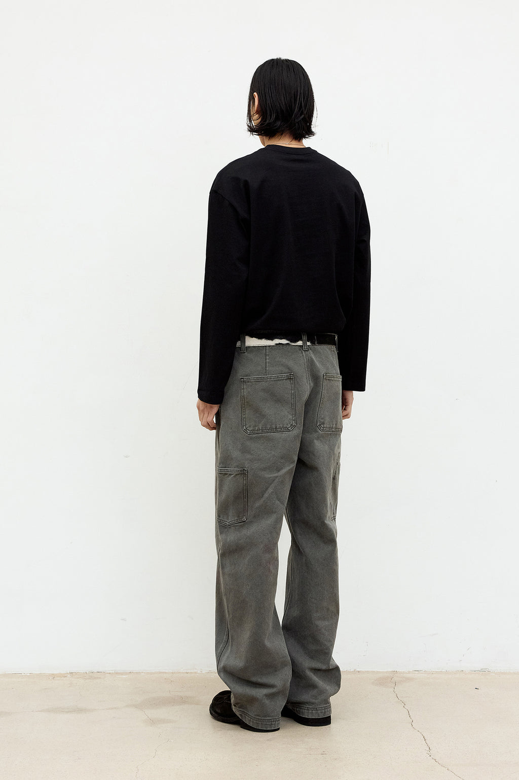 Coor - Compact Cotton Long Sleeve T-Shirt (Black) product image 4 | TRAB K-Fashion Australia