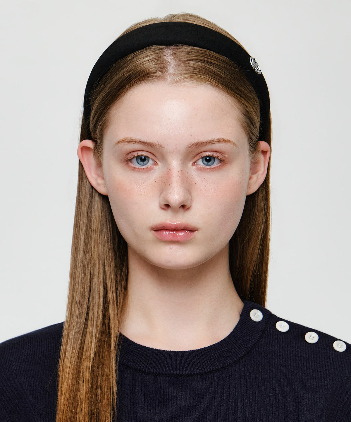 Marithe & Francois Girbaud - Circle Logo Suede Hairband (Black) product image 3 | TRAB K-Fashion Australia