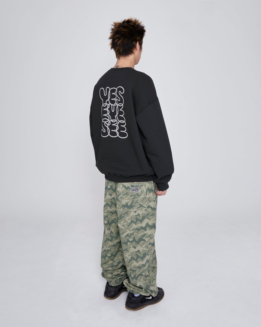 yeseyesee - SN Camo Sweatpants (Jungle) product image 9 | TRAB K-Fashion Australia