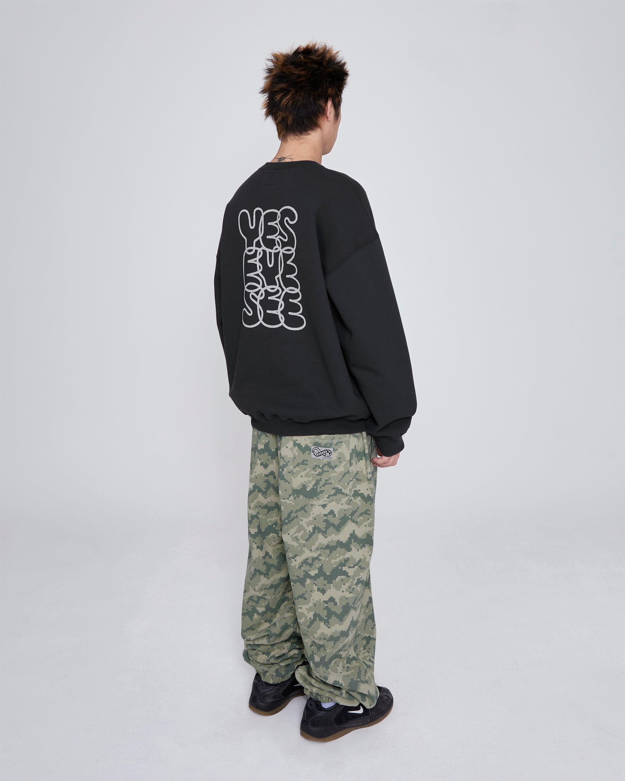 yeseyesee - SN Camo Sweatpants (Jungle) product image 9 | TRAB K-Fashion Australia