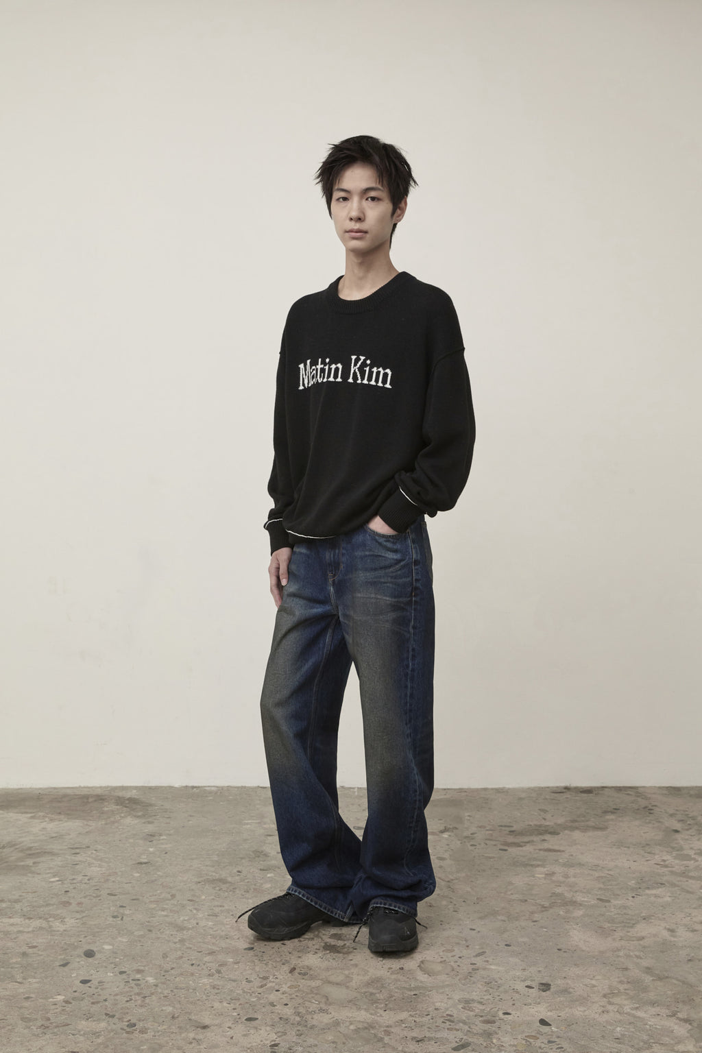 Matin Kim - Color Trim Line Logo Pullover (Black) product image 5 | TRAB K-Fashion Australia