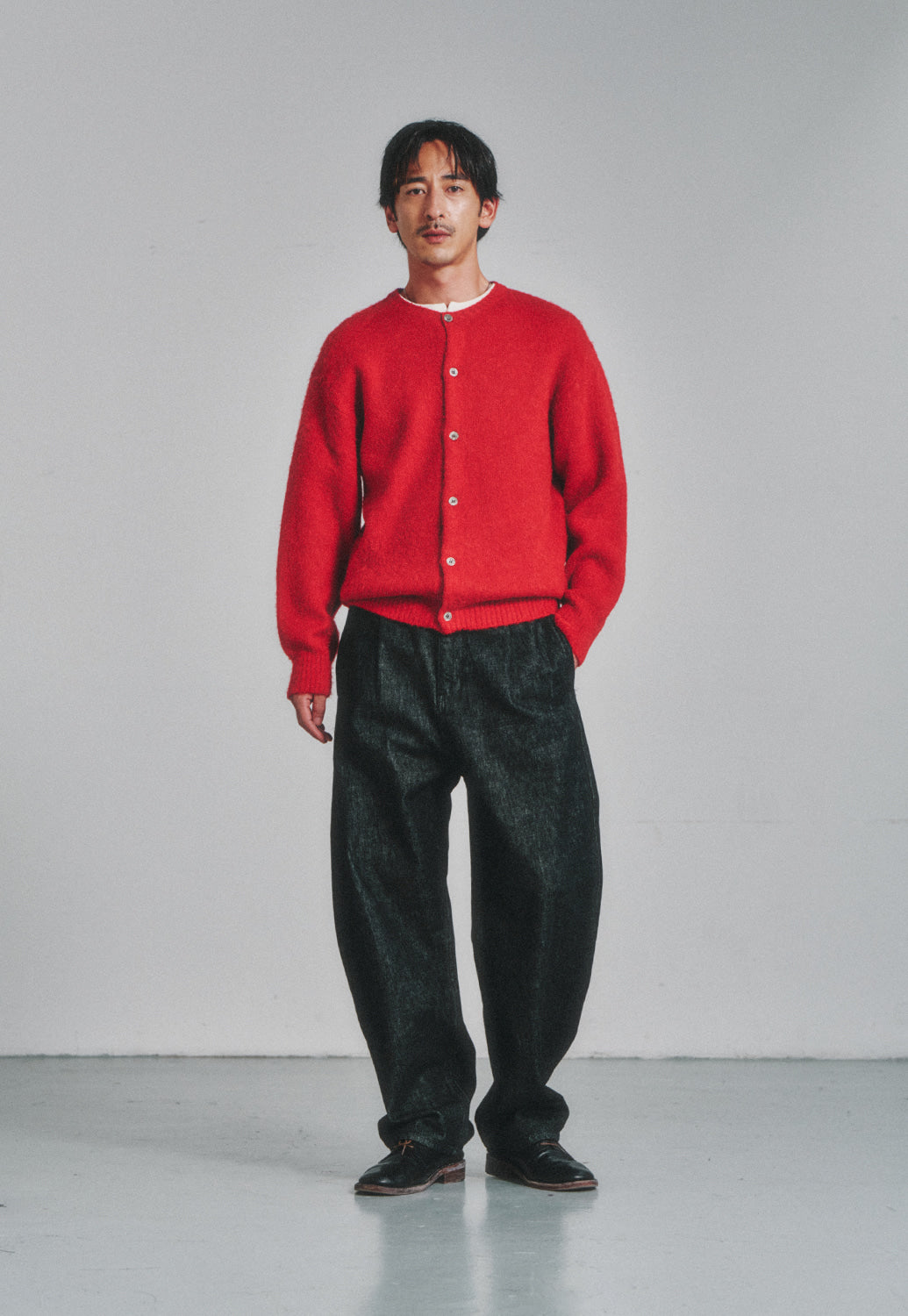 Art if acts - One Tuck Curve Denim Pants (Washed Black) product image 4 | TRAB K-Fashion Australia