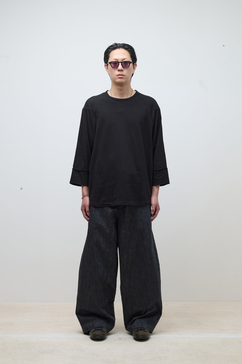 Hatchingroom - Seven Cut Tee (Black) product image 10 | TRAB K-Fashion Australia