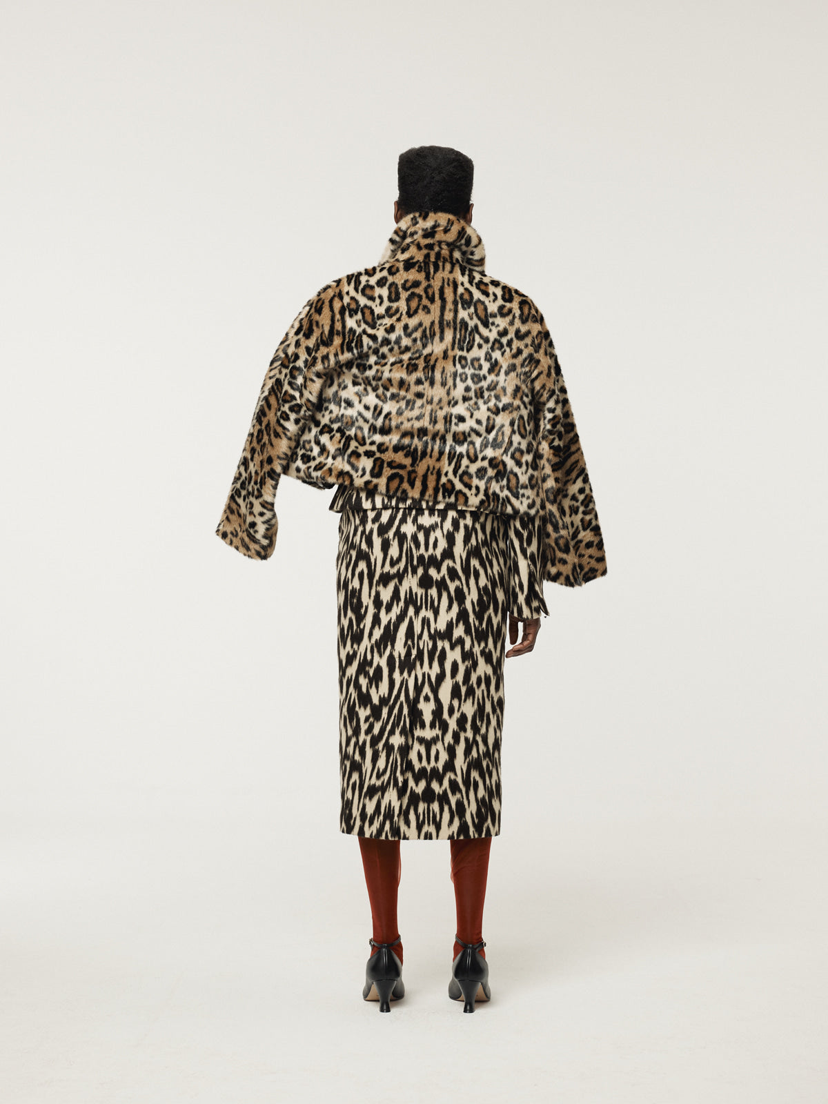 Recto - Leopard Faux Fur Short Coat (Beige) product image 4 | TRAB K-Fashion Australia