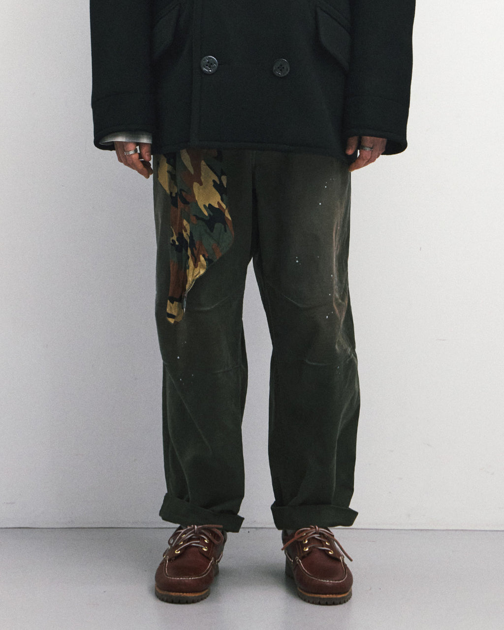 Eastlogue - Curve Knee Belted Pants (Painting Olive) product image 2 | TRAB K-Fashion Australia