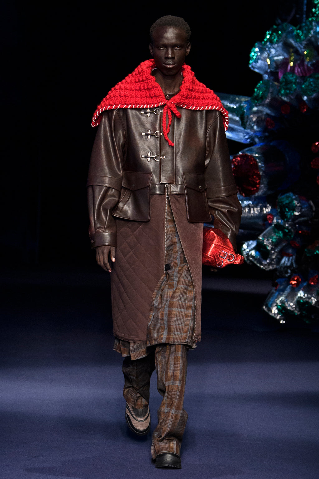 Andersson Bell - Chunky Wool-Blend Hand Knitted Scarf (Red) product image 5 | TRAB K-Fashion Australia