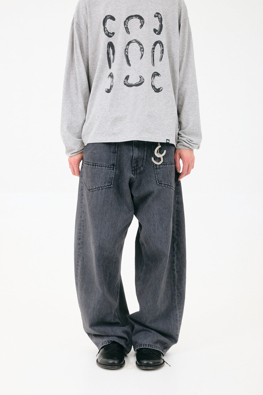 Hatchingroom - Wide Curve Carpenter Jeans (Dusty Black) product image 12 | TRAB K-Fashion Australia