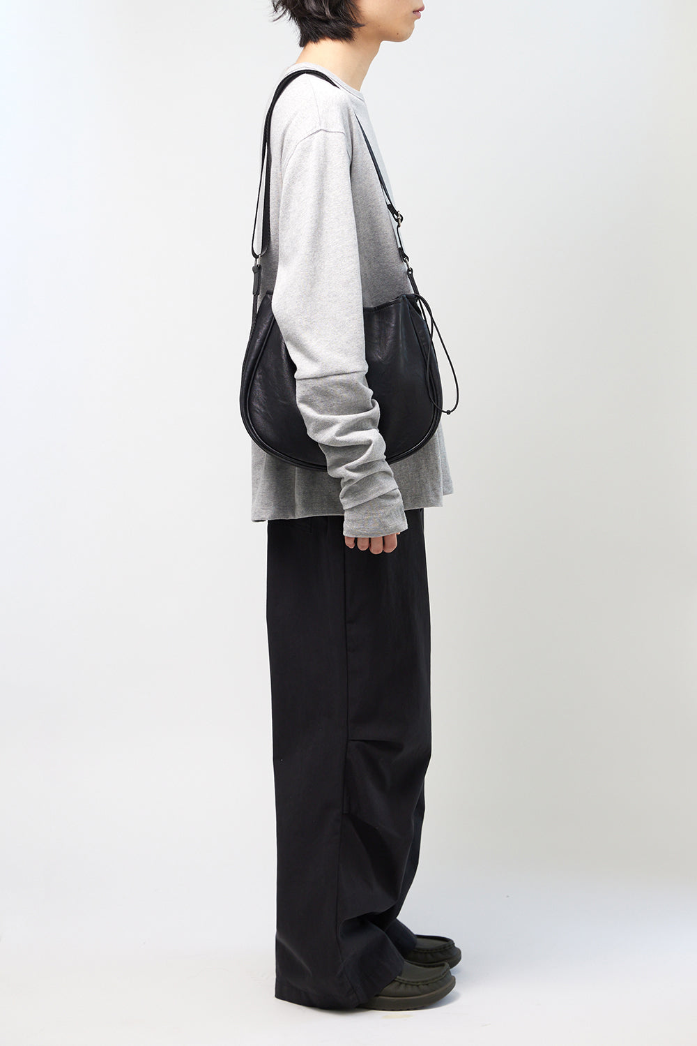 Hatchingroom - Wavy Bag Middle Faux Leather (Black) product image 7 | TRAB K-Fashion Australia