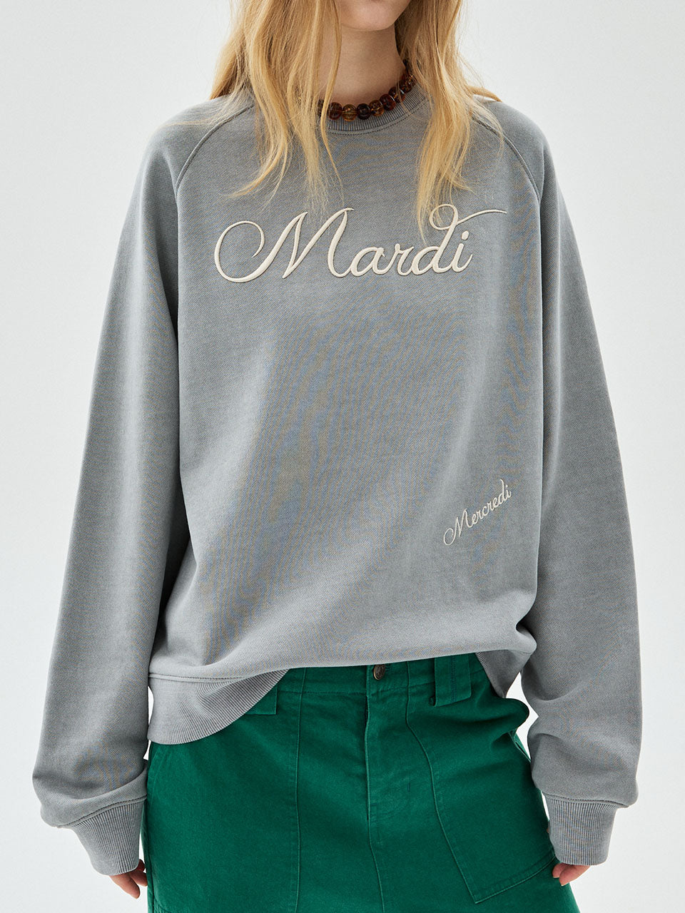 Mardi Mercredi - Sweatshirt Raglan Script Logo Needlework (Charcoal Cream) product image 1 | TRAB K-Fashion Australia