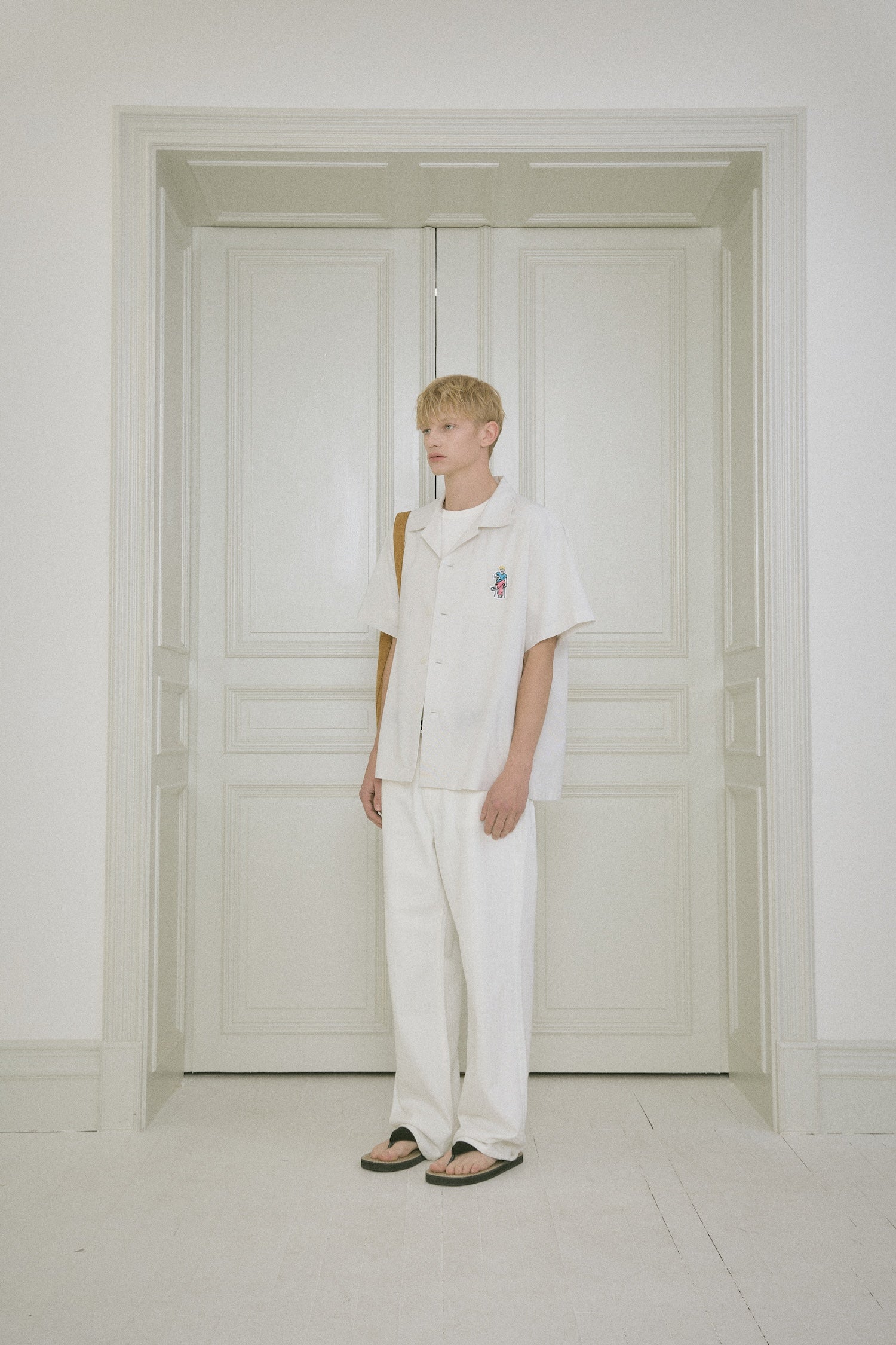 STU - Embroidery Patch Shirt (White) product image 2 | TRAB K-Fashion Australia