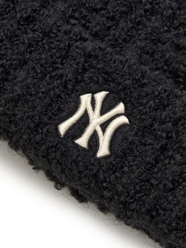 MLB Korea - Plush Meow Beanie New York Yankees (Black) product image 5 | TRAB K-Fashion Australia
