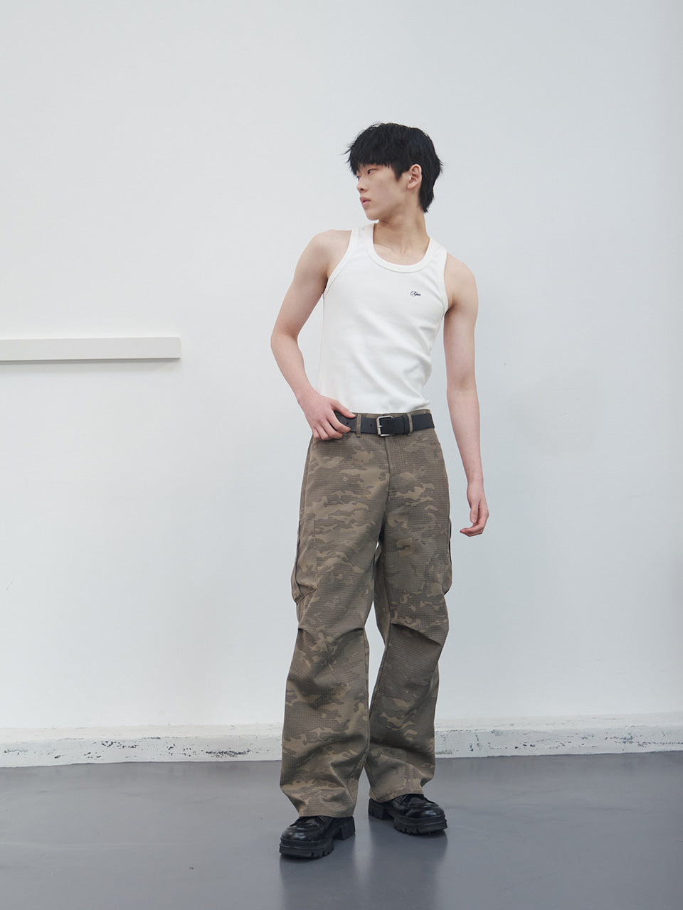 Kijun - Armour Fit Tank Top (Off-White) product image 6 | TRAB K-Fashion Australia